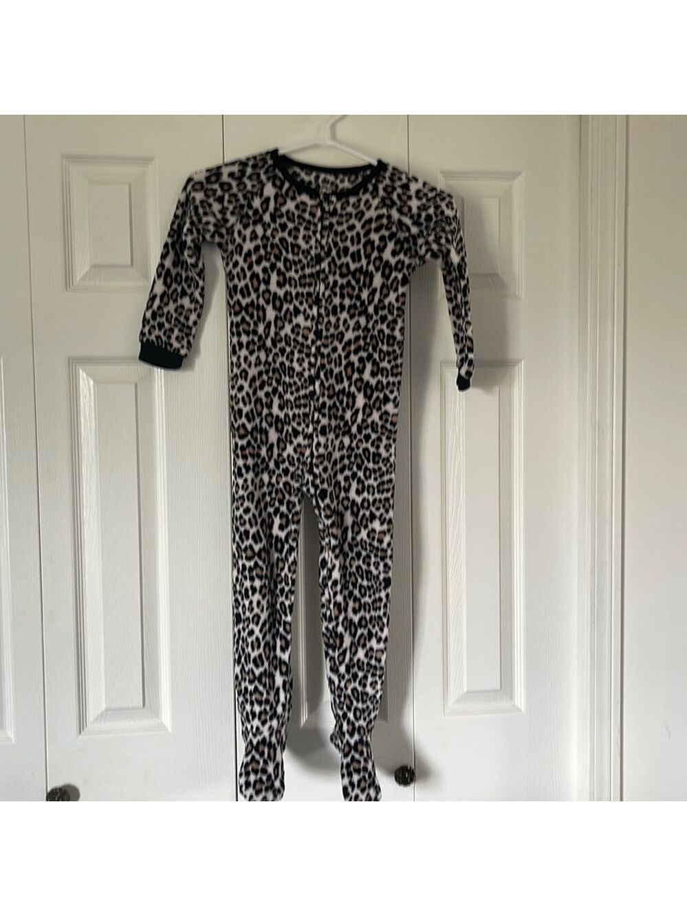 The Children’s Place Onesie Jammies Size 5T🥰🥰